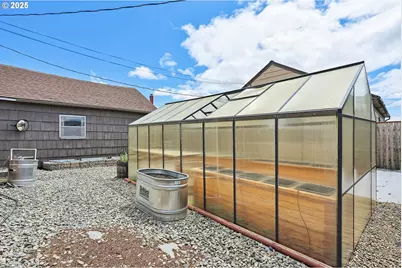 323 W Broadway St, Goldendale, WA 98620 - Photo 35