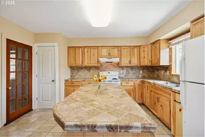 323 W Broadway St, Goldendale, WA 98620 - Photo 9