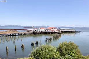3990 Abbey Ln, Astoria, OR 97103 - Photo 9