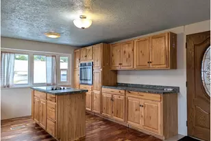 4531 Franklin Blvd, Eugene, OR 97403 - Photo 3