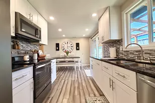 2600 15th St, North Bend, OR 97459 - Photo 15