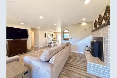 2600 15th St, North Bend, OR 97459 - Photo 5