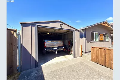 2600 15th St, North Bend, OR 97459 - Photo 47
