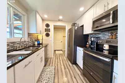2600 15th St, North Bend, OR 97459 - Photo 17