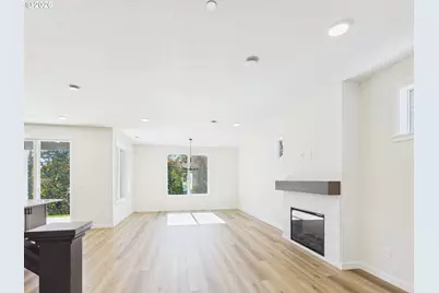 614 W 19th St, La Center, WA 98629 - Photo 5