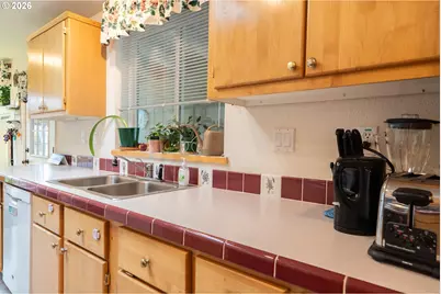 1000 S McKern Ct #125, Newberg, OR 97132 - Photo 11