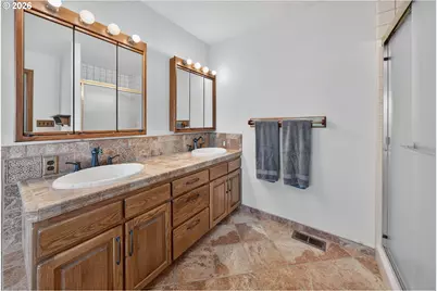 269 Bailey Dr, Roseburg, OR 97471 - Photo 13