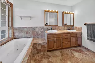 269 Bailey Dr, Roseburg, OR 97471 - Photo 13