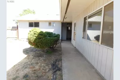 1336 Franklin St, Lebanon, OR 97355 - Photo 43