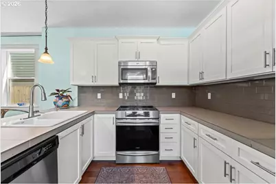 1520 SE 87th Ave SE, Portland, OR 97216 - Photo 7
