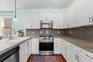 1520 SE 87th Ave SE, Portland, OR 97216 - Photo 7