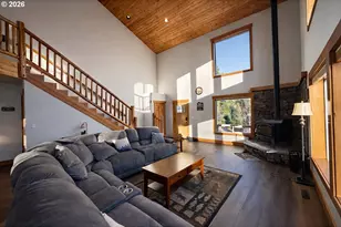 125 Melgard Ct, Detroit, OR 97342 - Photo 9