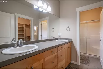 21022 Jenny Marie Ln, Aurora, OR 97002 - Photo 7