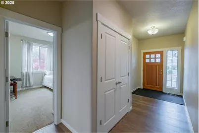 21022 Jenny Marie Ln, Aurora, OR 97002 - Photo 3