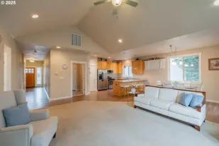 21022 Jenny Marie Ln, Aurora, OR 97002 - Photo 43