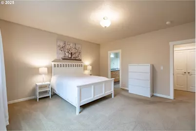 21022 Jenny Marie Ln, Aurora, OR 97002 - Photo 5