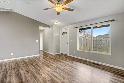 634 S Sunrise Dr, Jefferson, OR 97352 - Photo 9