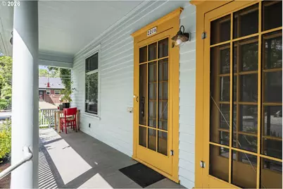 2204 NE 7th Ave, Portland, OR 97212 - Photo 3