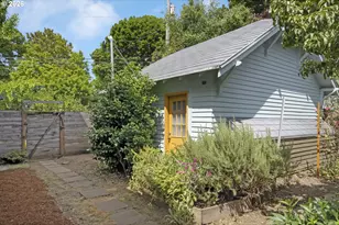 2204 NE 7th Ave, Portland, OR 97212 - Photo 39
