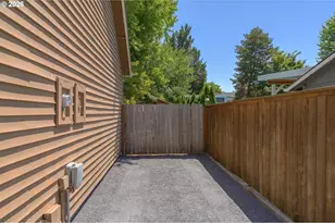 1642 SW Tamarack St, McMinnville, OR 97128 - Photo 33