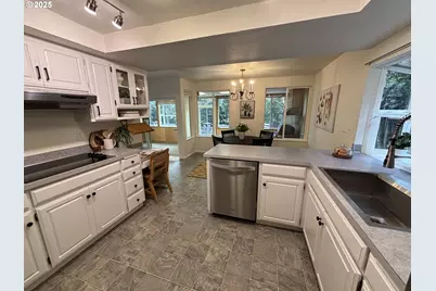 890 Alvina St SE, Salem, OR 97306 - Photo 21