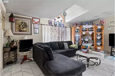 786 Hoffman Rd, Salem, OR 97301 - Photo 9