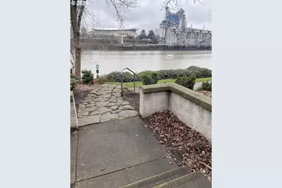 810 NW Naito Pkwy #F-10, Portland, OR 97209 - Photo 27