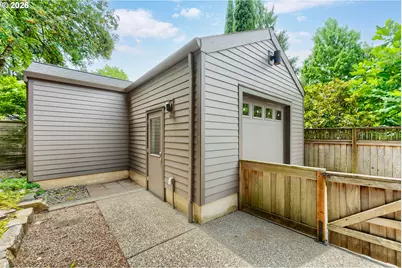 3646 SE Martins St, Portland, OR 97202 - Photo 35