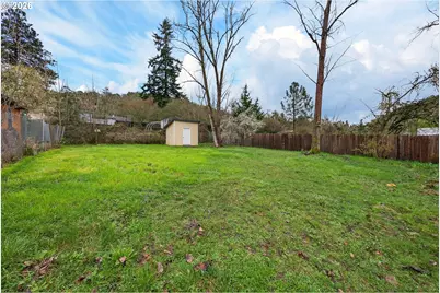 1543 NE Hollis St, Roseburg, OR 97470 - Photo 27