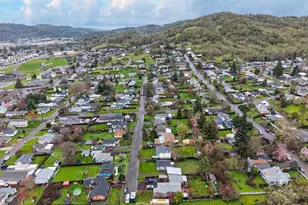 1543 NE Hollis St, Roseburg, OR 97470 - Photo 33