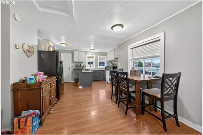 1543 NE Hollis St, Roseburg, OR 97470 - Photo 9