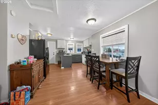 1543 NE Hollis St, Roseburg, OR 97470 - Photo 9