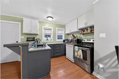 1543 NE Hollis St, Roseburg, OR 97470 - Photo 11