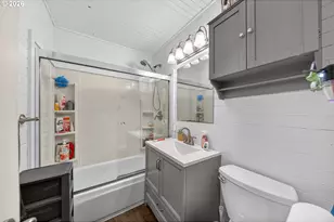 1543 NE Hollis St, Roseburg, OR 97470 - Photo 19