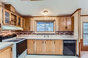 18485 SW Pacific Dr, Tualatin, OR 97062 - Photo 17