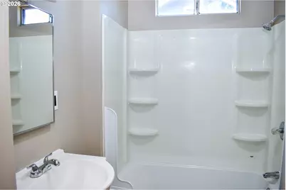 515 N Riverside Ave, Medford, OR 97501 - Photo 5
