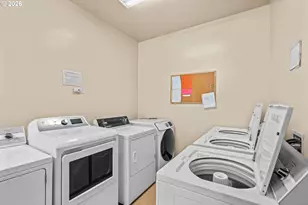 650 W 12th Ave, Eugene, OR 97402 - Photo 17