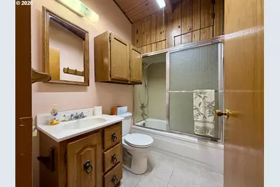 12825 SE Lincoln St, Portland, OR 97233 - Photo 27