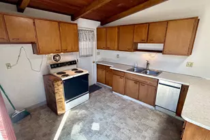 12825 SE Lincoln St, Portland, OR 97233 - Photo 21