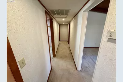 12825 SE Lincoln St, Portland, OR 97233 - Photo 29