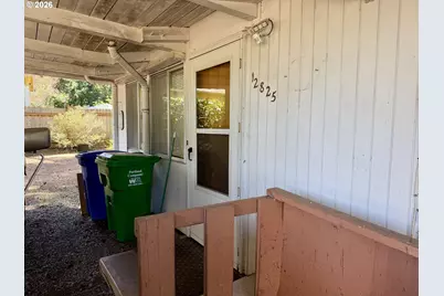 12825 SE Lincoln St, Portland, OR 97233 - Photo 17