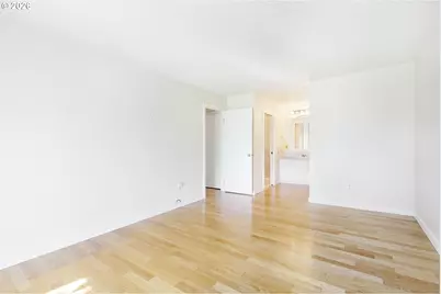 10480 SW Highland Dr, Portland, OR 97224 - Photo 15