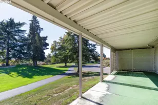10480 SW Highland Dr, Portland, OR 97224 - Photo 21