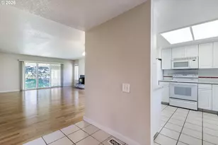 10480 SW Highland Dr, Portland, OR 97224 - Photo 5