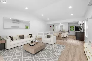 4594 SW Caldew St, Portland, OR 97219 - Photo 11