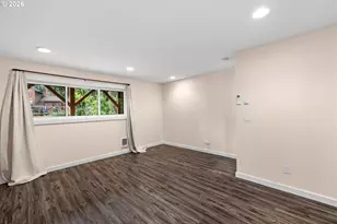 4594 SW Caldew St, Portland, OR 97219 - Photo 21