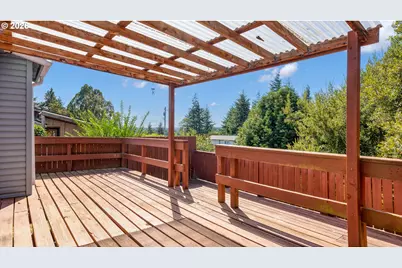2342 Brussells St, North Bend, OR 97459 - Photo 11