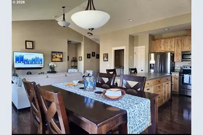 928 E 16th St, Lafayette, OR 97127 - Photo 5