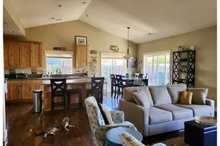 928 E 16th St, Lafayette, OR 97127 - Photo 3