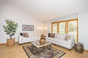 1811 NW 19th St, Gresham, OR 97030 - Photo 3